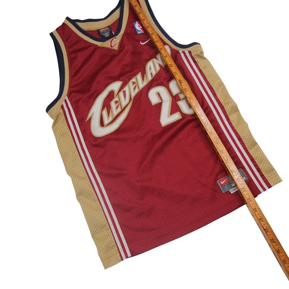 Vintage Nike Cleveland Cavaliers Lebron James - Picture 6 of 8